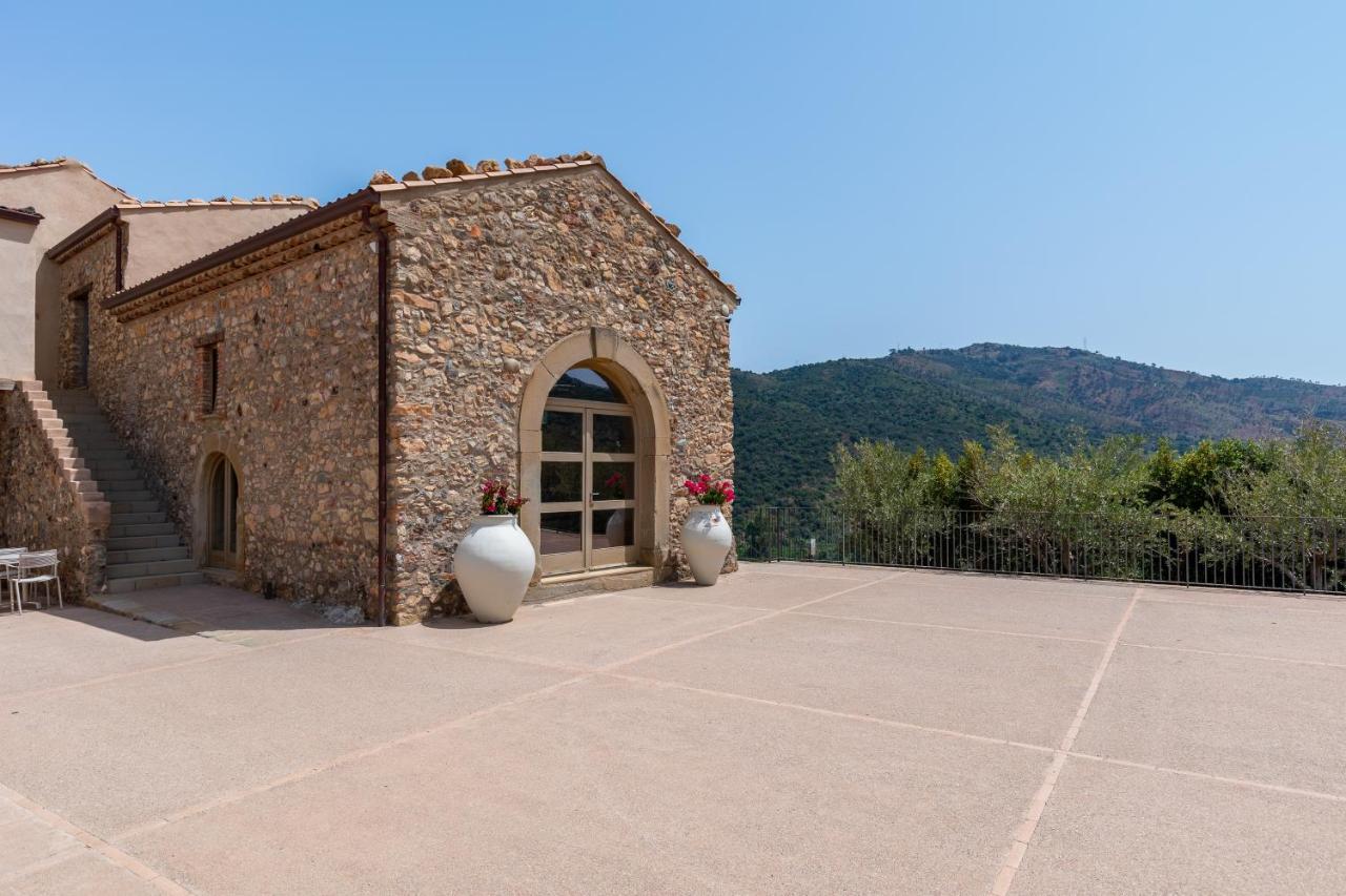 Borgo D'Orlando - Small Country Hotel Mirto  Экстерьер фото