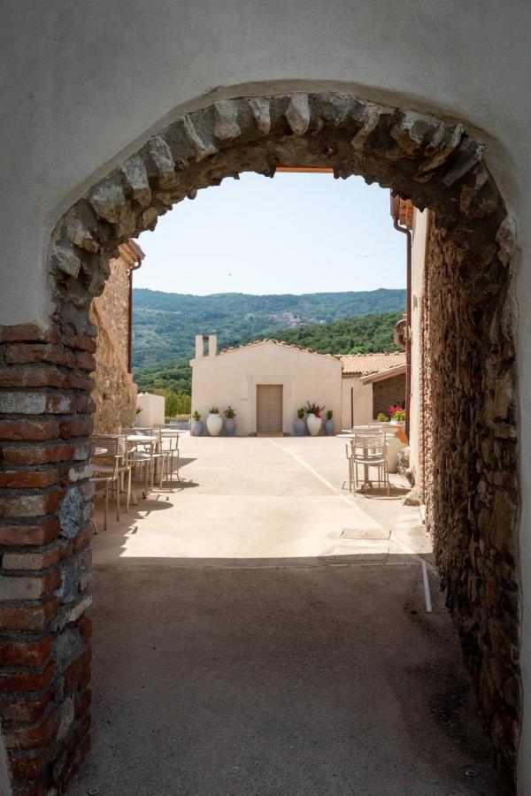 Borgo D'Orlando - Small Country Hotel Mirto  Экстерьер фото