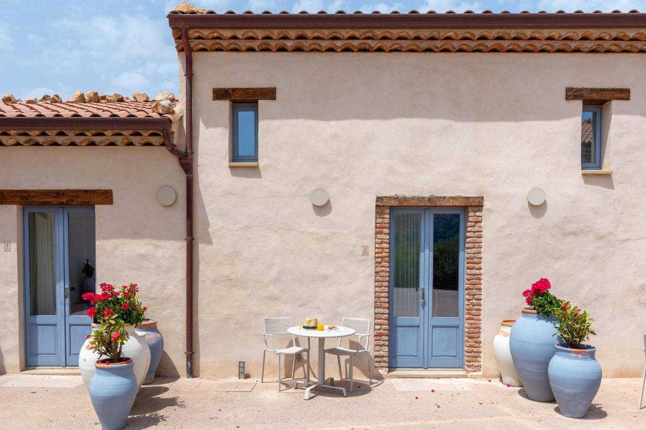 Borgo D'Orlando - Small Country Hotel Mirto  Экстерьер фото